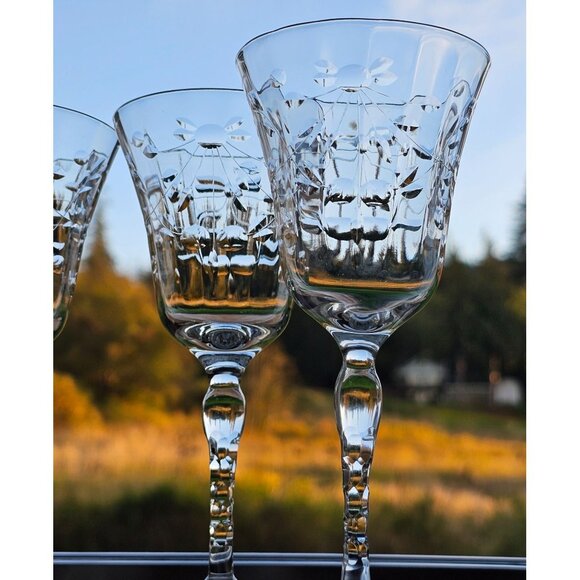 Depression Glass Cut Floral Wine Glasses 6.2" lightweight optic fine crystal (4) - Picture 8 of 10